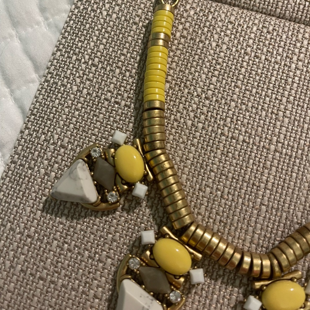Stella & Dot Yellow Statement Necklace - Women Jewelry - Picture 3 of 3